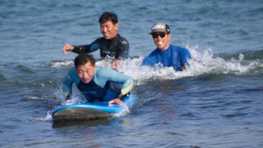 La extraordinaria experiencia del estadounidense que surfea en Corea del Norte