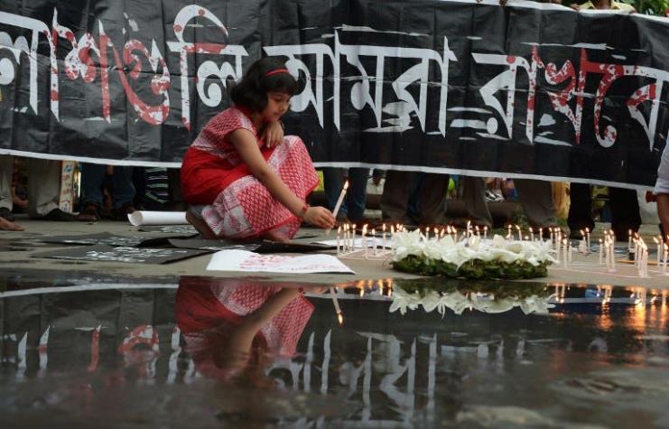 Mueren 20 extranjeros en ataque reivindicado por el Estado Islámico en un restaurante en Bangladesh