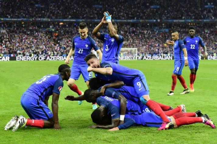 Francia saca chapa de candidato en la Euro tras golear a Islandia