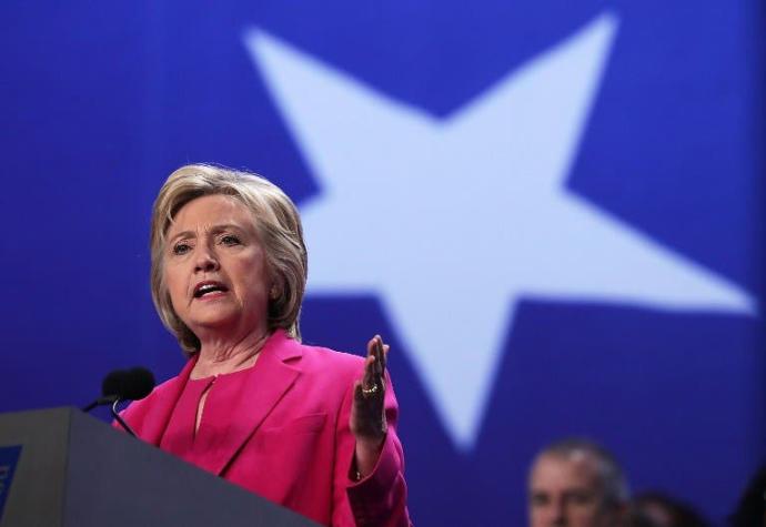 Demócratas en crisis se reúnen este lunes para formalizar candidatura de Clinton