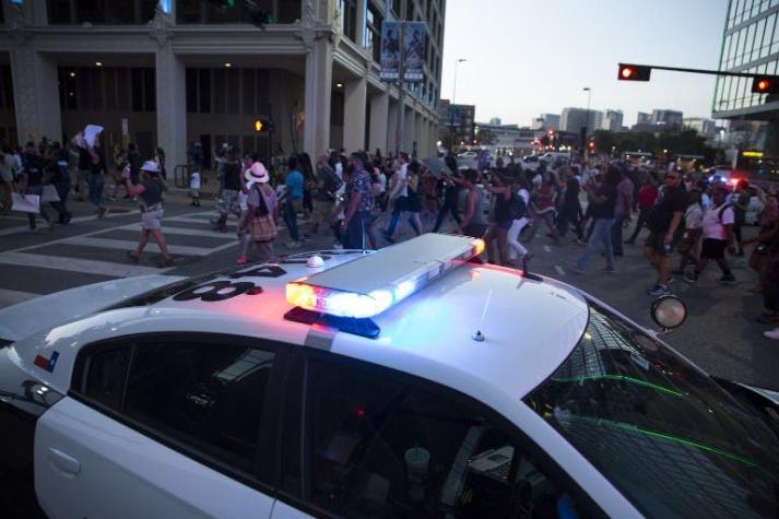 Dallas: Protestas por muerte de afroamericanos terminan con cinco policías muertos