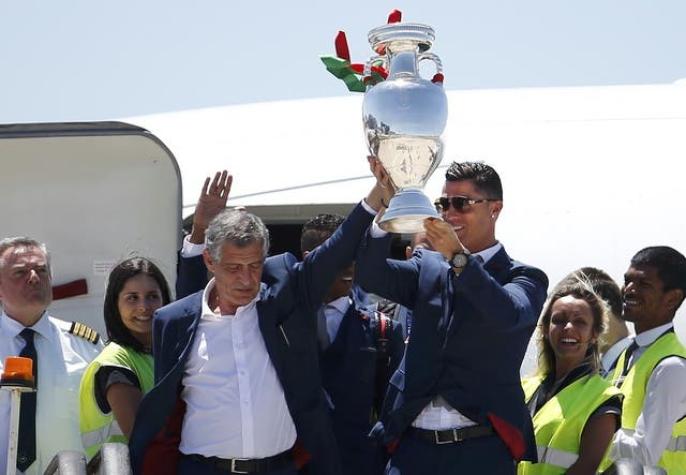 [VIDEO] Locura en Portugal: Reciben a Cristiano Ronaldo y a su selección como héroes