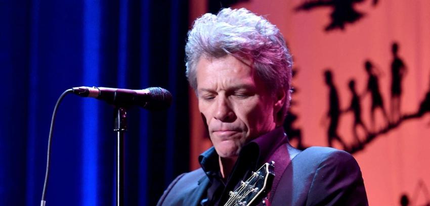 El incómodo momento en que Bon Jovi terminó cantando un clásico de su carrera en una boda