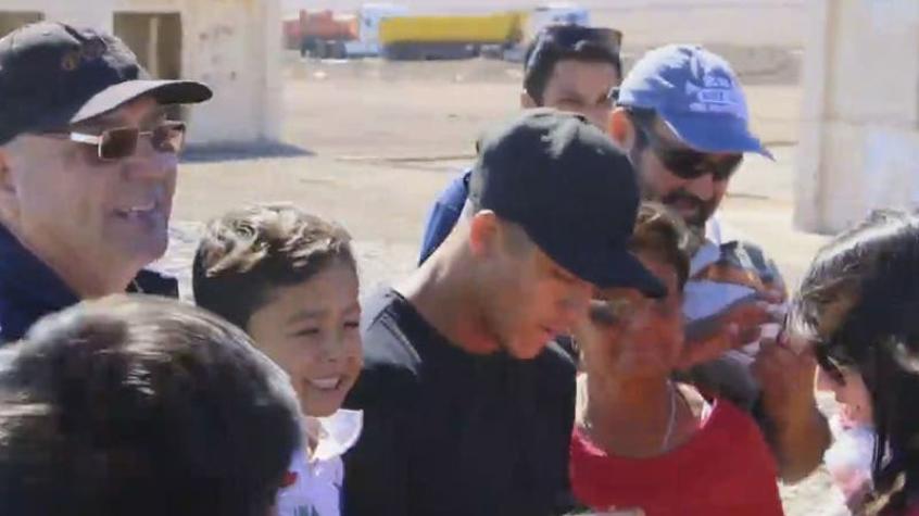 [VIDEO] Así fue la llegada de Alexis Sánchez a Tocopilla este martes