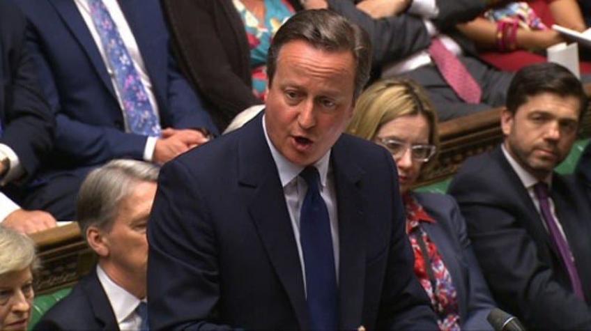 Cameron aconseja a May permanecer "lo más cerca posible" de la Unión Europea