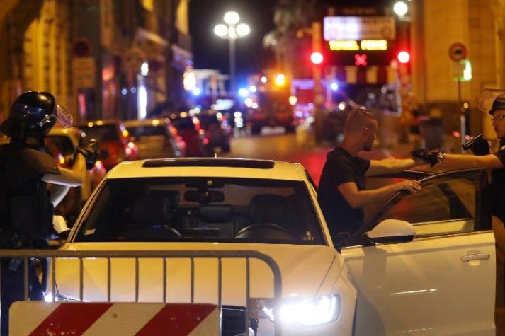 Autoridades francesas buscan identificar a posibles cómplices del atacante de Niza