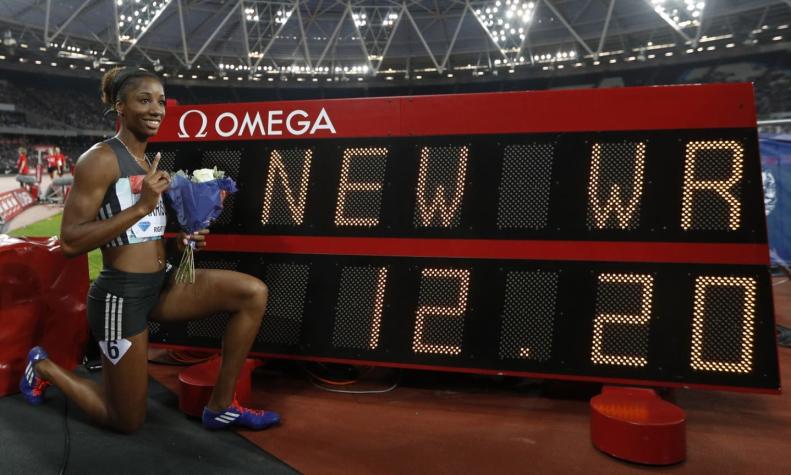Atleta que no va a Río 2016 pulveriza récord de 100 metros vallas que databa de 1988