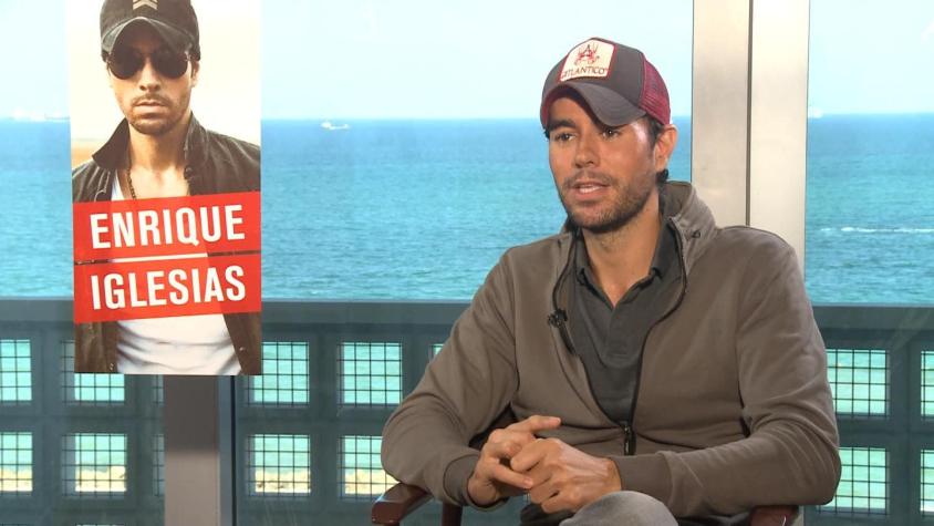 Enrique Iglesias conversa con T13 y revela los secretos de "me duele el corazón"