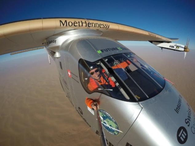 Sin provocar "ruido ni contaminación", el Solar Impulse 2 completó vuelta al mundo