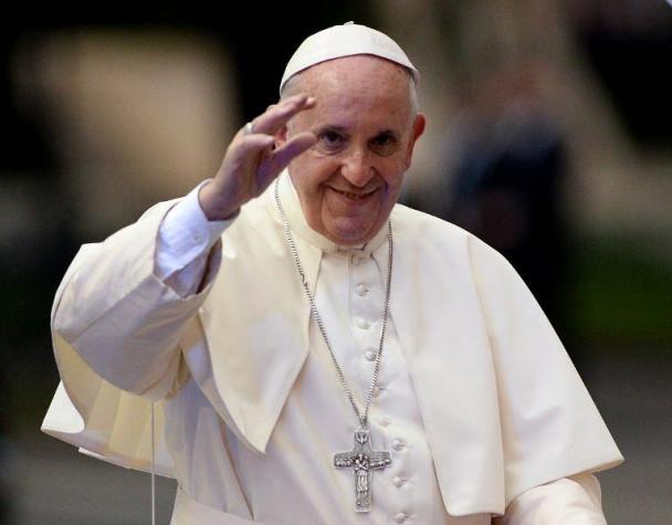 Papa insta a los jóvenes a "rebelarse" para que las cosas cambien