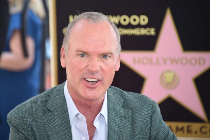 Hollywood rinde homenaje a la carrera de Michael Keaton con una estrella