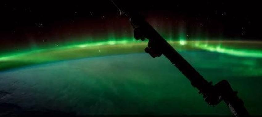 [VIDEO] NASA captura momento exacto en que aurora ilumina la Estación Espacial Internacional