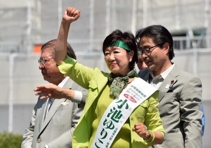 Yuriko Koike, primera mujer electa gobernadora de Tokio
