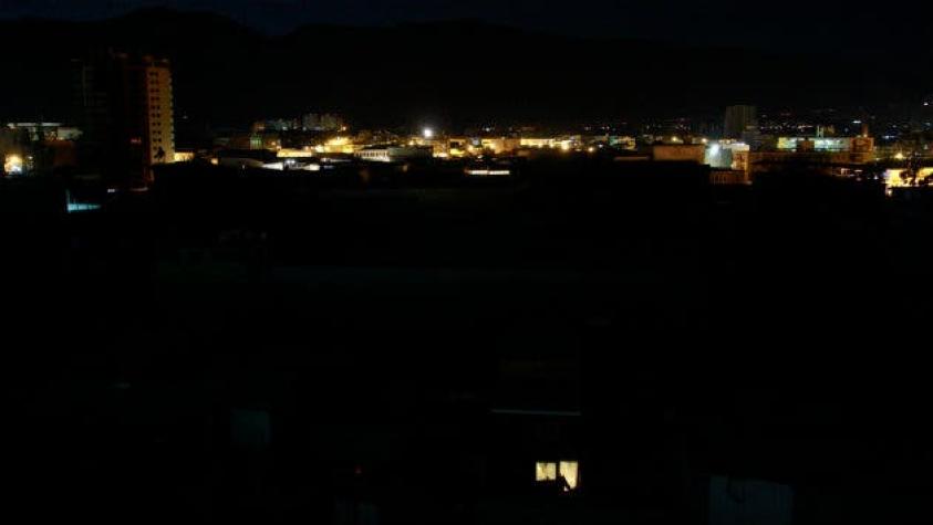 Masivo corte de luz afecta a tres comunas de Santiago