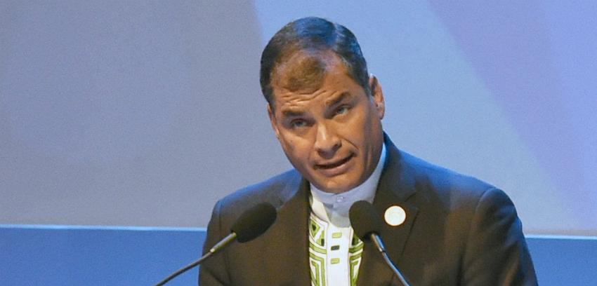 Correa alerta sobre "muy grave" tensión con FF.AA. por reformas sociales en Ecuador