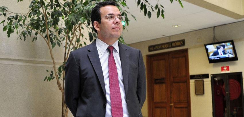 Ministro Céspedes y debate sobre AFP: "No sería responsable plantear soluciones mágicas"