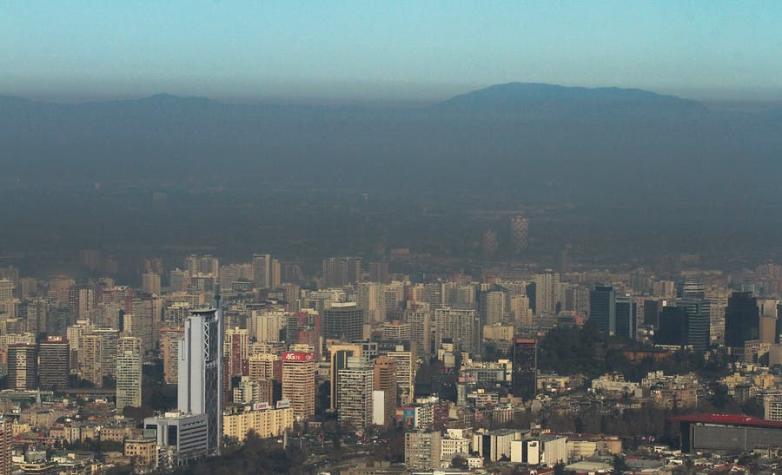 Intendencia decreta alerta ambiental para este martes en Santiago