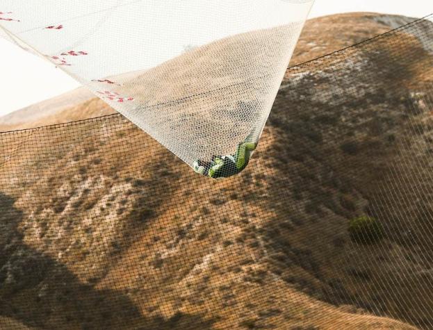 [VIDEO] El increíble salto sin paracaídas a más de 7 mil metros de altura
