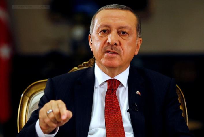 Presidente de Turquía acusa a Occidente de apoyar al "terrorismo" y a los golpistas