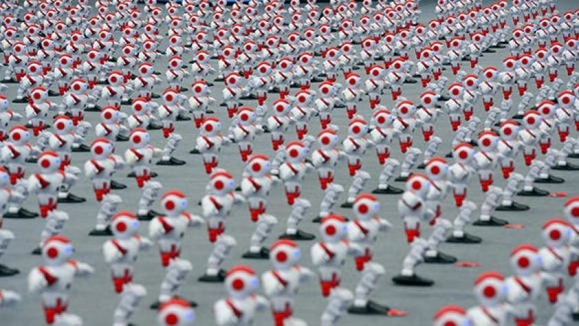 [VIDEO] China rompe récord de robots bailando de forma simultánea