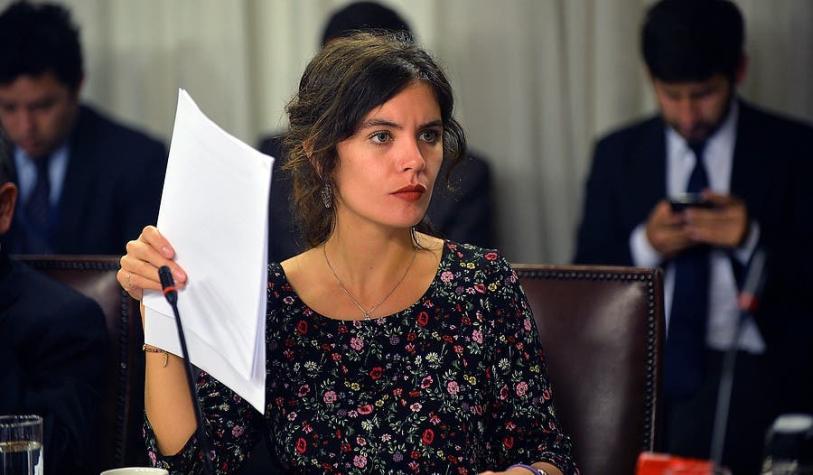 Camila Vallejo califica arremetida de Burgos como "una patudez tremenda" y le pide "autocrítica"