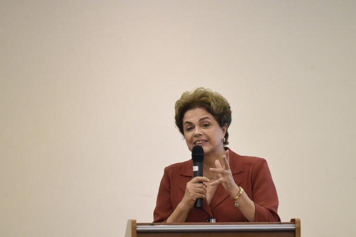 Brasil: Senado vota este martes si abre juicio de destitución a Rousseff