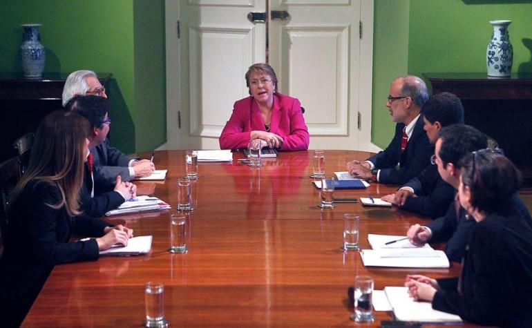 Bachelet alista cadena nacional por sistema de pensiones