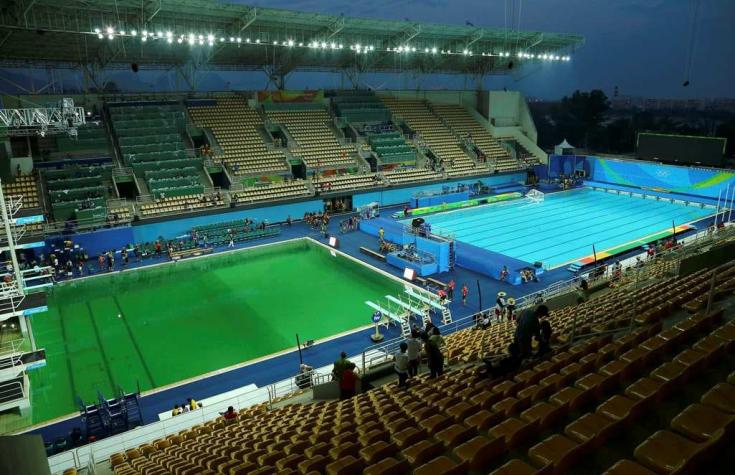 La piscina de clavados de Río 2016 misteriosamente se vuelve verde