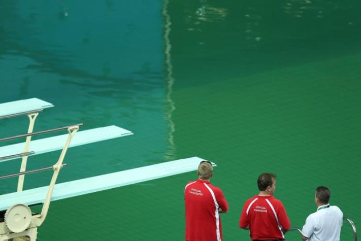 El agua verde de la piscina de clavados de Río fue por falta de químicos