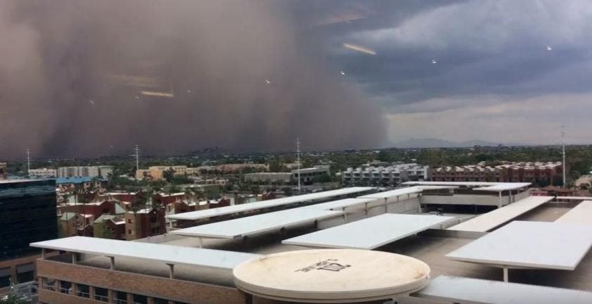 [VIDEO] Timelapse muestra el impresionante avance de una tormenta en Arizona
