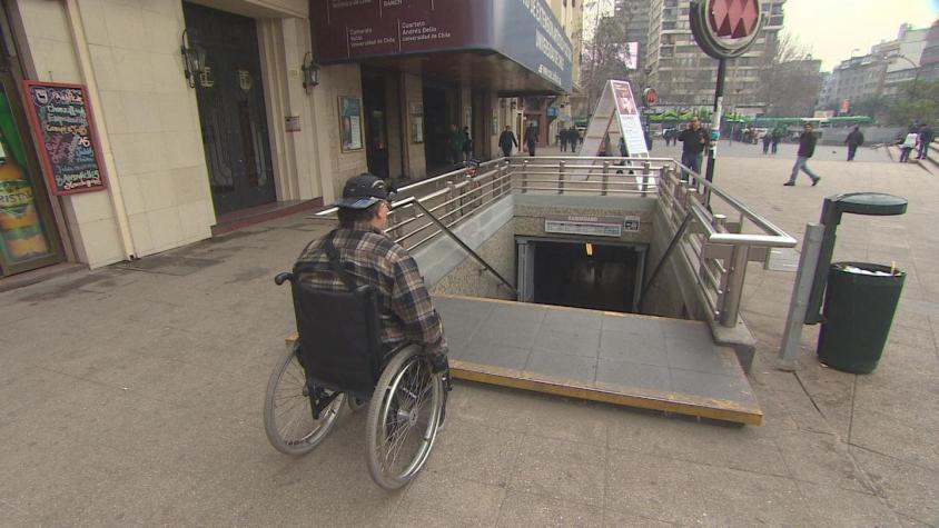 ¿Cómo es movilizarse en silla de ruedas en la capital?