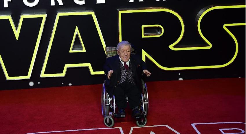 Fallece Kenny Baker, el actor que dio vida a R2-D2