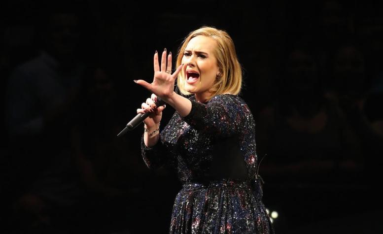 Adele confirma que rechazó oferta para cantar en el medio tiempo del Super Bowl 2017