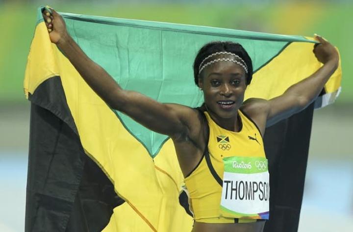 La jamaicana Thompson logra doblete en velocidad al ganar oro en 200 metros