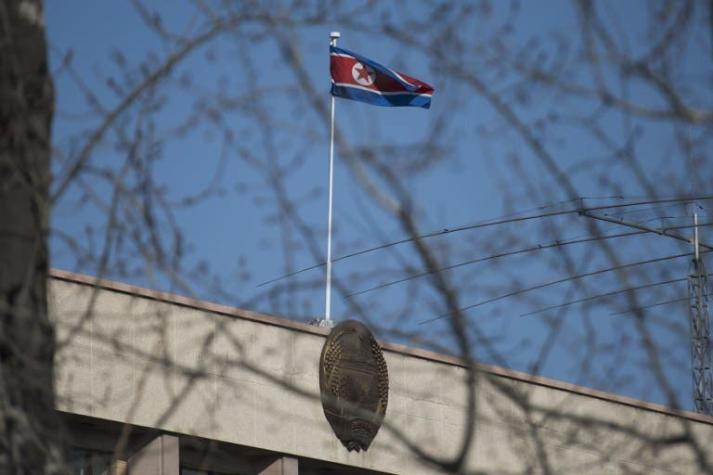 Diplomático desertor de Corea del Norte recibe orden de interrogación por "criminal"