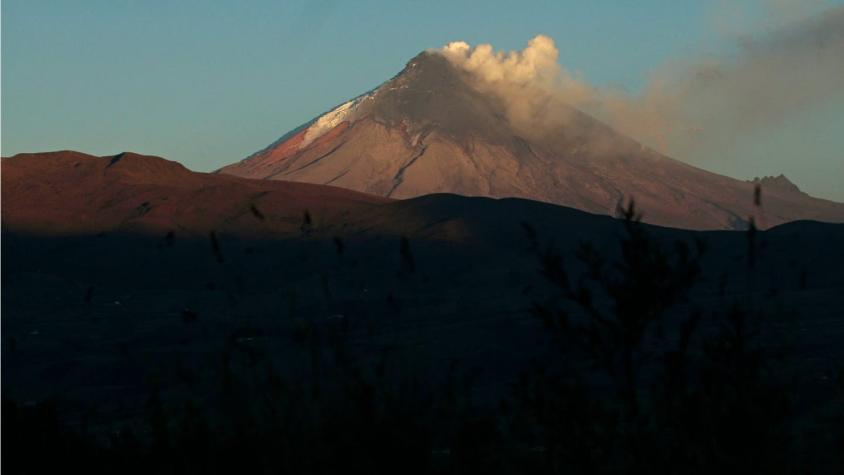 Dos austriacos extraviados fueron rescatados en volcán de Ecuador