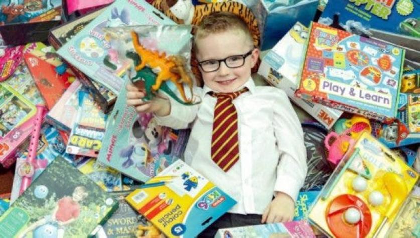 El niño de 5 años que donó todos sus regalos de su cumpleaños a niños huérfanos