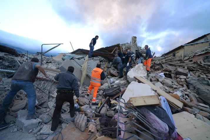 Las imágenes y videos más impactantes que dejó el terremoto 6,2 en Italia