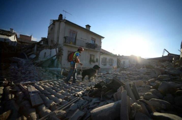 Aumenta a 267 la cifra de muertos por terremoto 6,2 en Italia