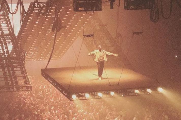 La última locura de Kanye West: un escenario flotante para promocionar su nuevo disco