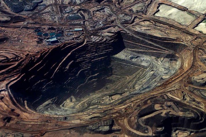 Sernageomin ordena cierre provisional de minas El Abra y Chuquicamata tras accidentes fatales