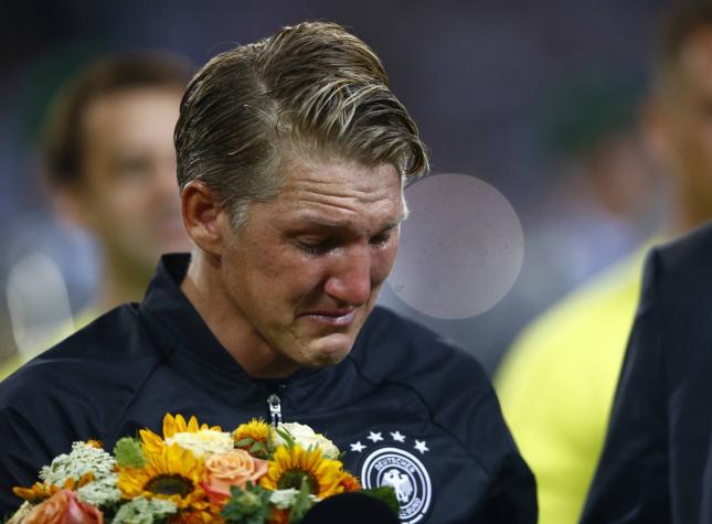 [VIDEO] La emoción de Schweinsteiger en su adiós de la selección de Alemania