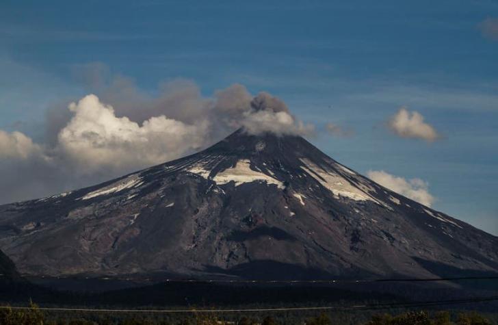 Turista francés muere y otro queda grave tras accidente en el volcán Villarrica