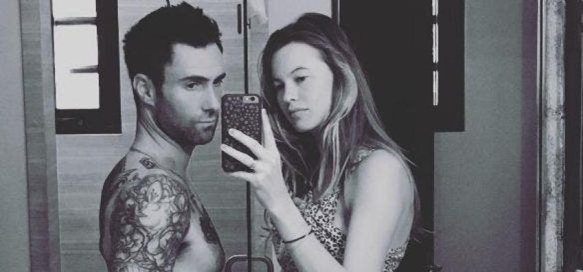 Adam Levine presenta a su hija con tierna foto en redes sociales