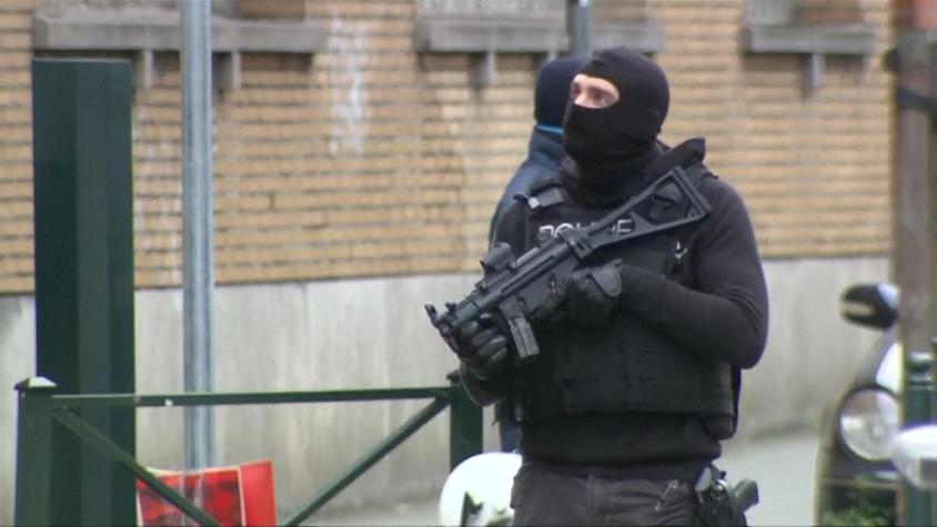 Cuatro personas detenidas por coche con bombonas de gas en París