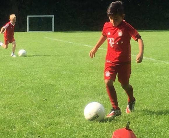 Siguiendo los pasos de su padre: hijo de Arturo Vidal entrena en Bayern Munich