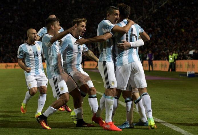 Argentina vence a Uruguay y queda en la cima de las Clasificatorias