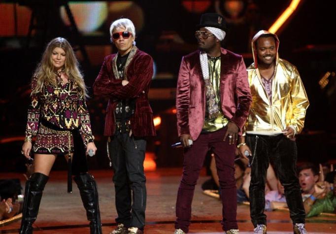 The Black Eyed Peas lanza una nueva versión de "Where is the love" con la ayuda de algunos famosos
