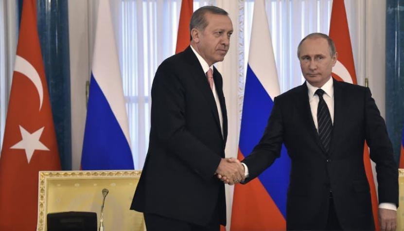 Putin y Erdogan quieren "avanzar" en su reconciliación