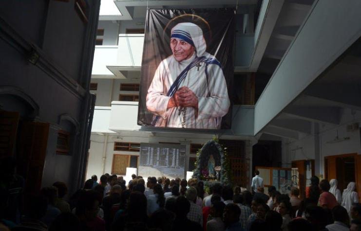 El Papa Francisco declara santa a la madre Teresa de Calcuta